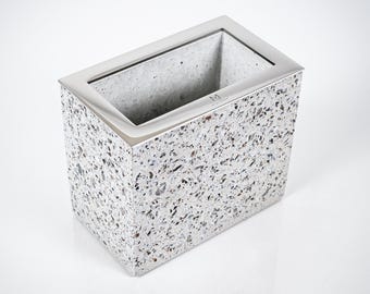 Portalápices de terrazo blanco auténtico hecho a mano / Organizador de escritorio de acero pulido