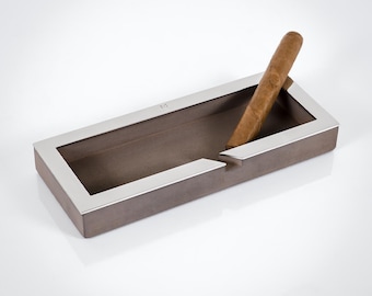 Cenicero de hormigón hecho a mano, portapuros marrón, marco de acero inoxidable pulido, regalo para fumadores.