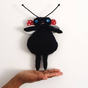 Joaninha. Erro. Besouro. Urso de pelúcia. Boneca. Lã Mohair. Presente. Presente.