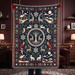Manta tejida, detalle de inspiración escandinava para habitaciones acogedoras, decoración textil con motivos de bosque.