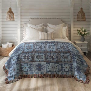 Cozy Bed Throw Cotton Blanket: Soft Cotton Throw, Modern Nordic Design, 3 Sizes Versatile