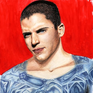 Puede incluir: Una ilustración dibujada a mano de una persona con cabello corto y oscuro que lleva una camisa azul con un diseño detallado de una criatura que sostiene una espada. El fondo es rojo.