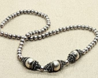 vintage 60s necklace in 925 sterling silver beads, ethnic artisanal silver necklace, Italian work, traditional Mediterranean necklace