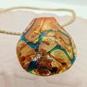 Beautiful necklace with a Murano glass pendant, Murano glass pendant in orange, turquoise, gold leaf, signed 90s woman