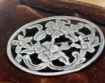 Antique brooch 835 Silver early XX, oval brooch Art Deco decor with openwork floral ornament, silver jewelry early XX Art Deco woman