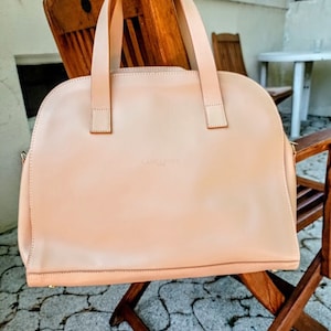 Lancaster vintage handbag in imitation-leather, shoulder bag in beige color with two short straps. and long 100cm summer women&#39;s suit