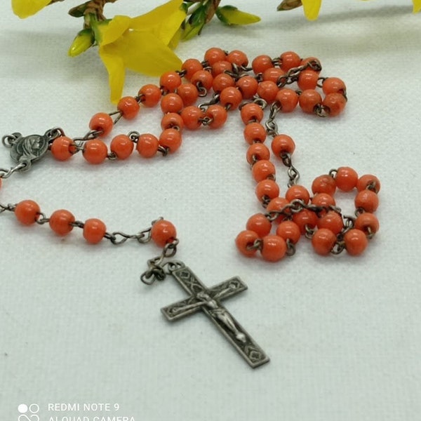 Chapelet ancien en perles de verre corail, Antique Fille verre de Corail Rosaire Couronne Religieux bijoux religieux XIX