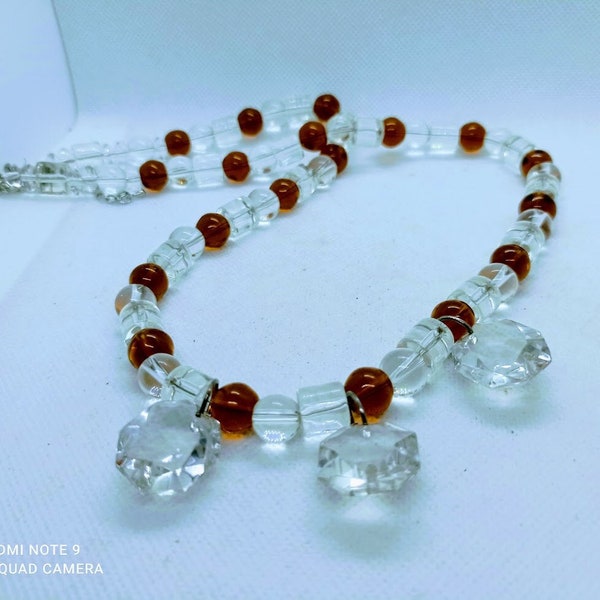 collier vintage en perles de verre transparent et marron, trois pendantes en vraie cristal carré facetté scintillantes, costume 80s femme