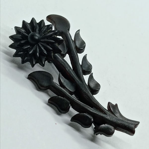 Antique Black Flower Gutta Percha Antique Carved Black 19th Century Victorian Brooch in Gutta Percha , Mourning Jewelry XIX