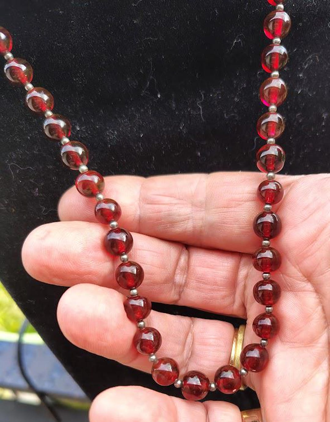 Magnifique Collier Vintage Perles De Verre Grenat Avec Fermoir Doré - Bijou Ancien état Impeccable
