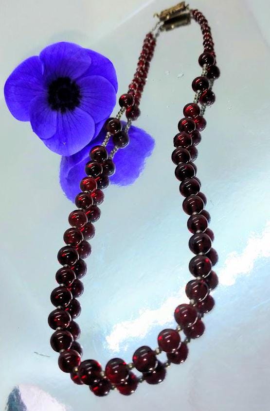 Magnifique Collier Vintage Perles De Verre Grenat - Fermoir Doré - Bijou Ancien État Impeccable