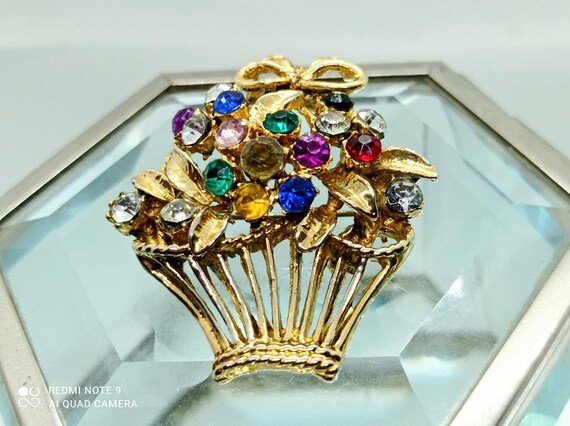 Broche Panier De Fleurs En Métal Doré Avec Détails émaillés - Superbe, Neuf Sans Emballage