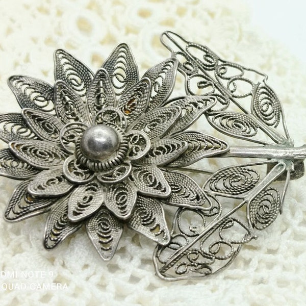 broche ancienne en argent filigrané dentelé broche fleur vintage 40-50s broche fleur ancienne costume femme