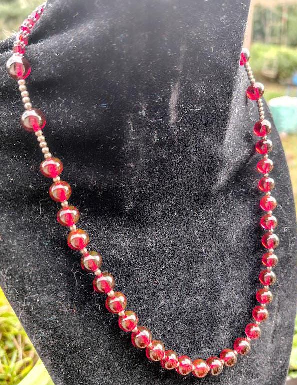 Collier Vintage Perles De Verre Grenat Avec Fermoir Doré - Bijou Ancien état Impeccable