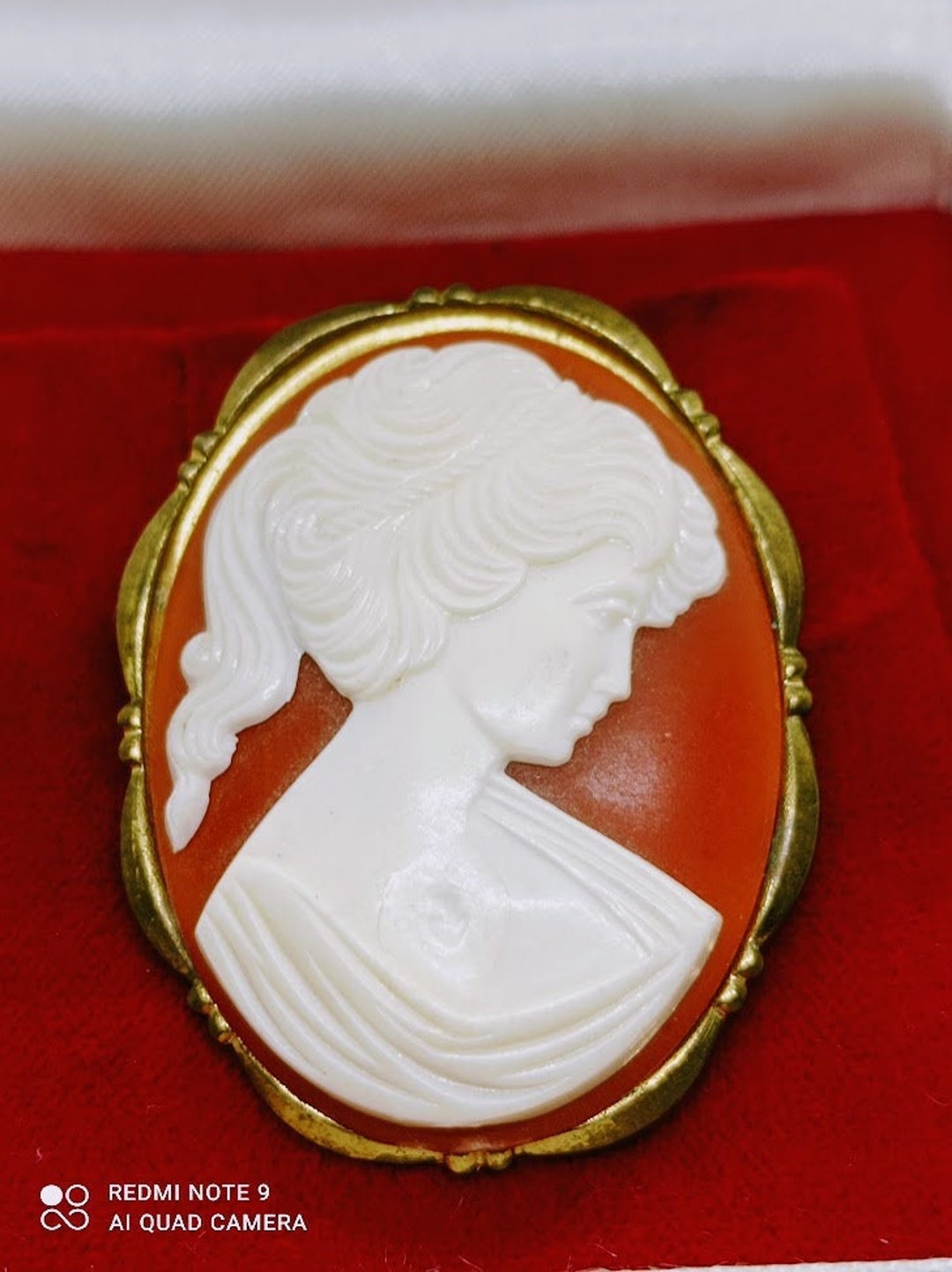 Vintage 50s Cameo Signed DAXON, Cameo Brooch Portrait of a Young Woman