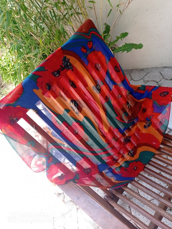 Pier Olivier Paris vintage 80s scarf in light silk, scarf in bright colors red, blue, green,orange Poppy pattern designer Pier Olivier woman