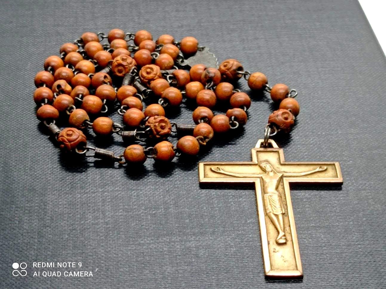 Lot De Bijoux Religieux Vintage - Chapelets, Croix En Bois Ancien - Pièces Rares