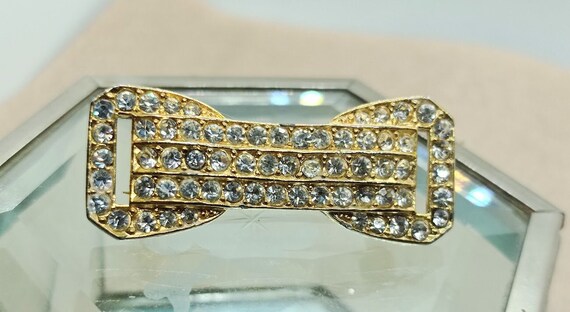Sphinx vintage rectangular 80s sparkling brooch, … - image 3