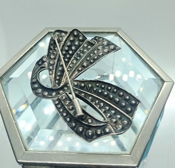 Broche Vintage Fantaisie Nœud Métal Argenté - Bijou Occasion