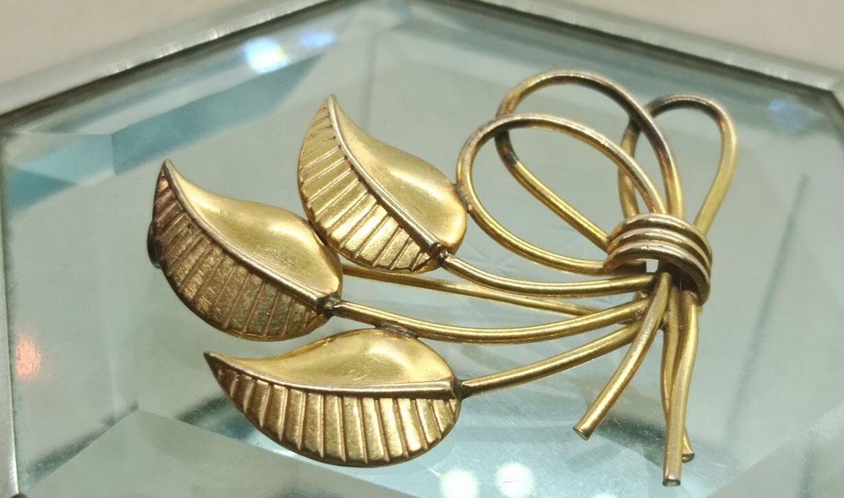 Broche Vintage Signée Murat Paris - Plaquée Or - État Ancien TBE (Très Bon État)
