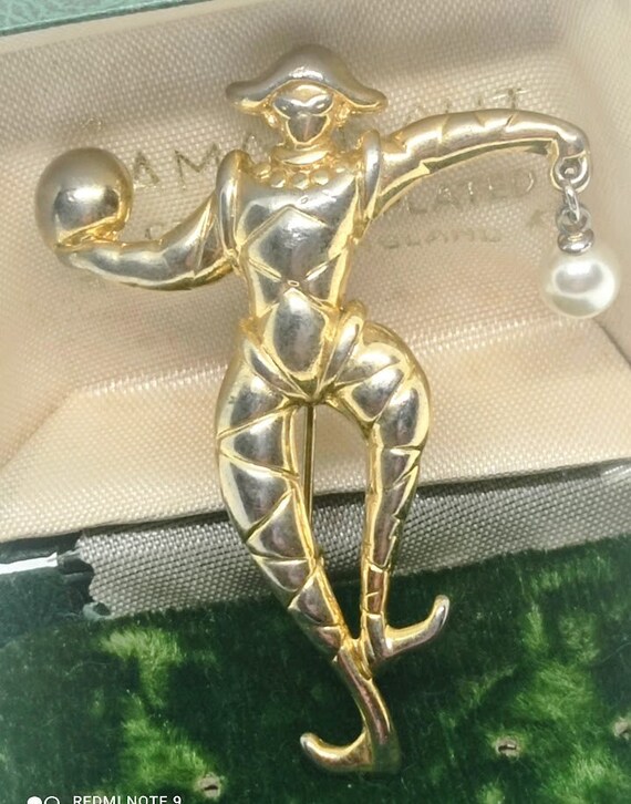 Vintage 80s Harlequin Juggler brooch with hanging… - image 4