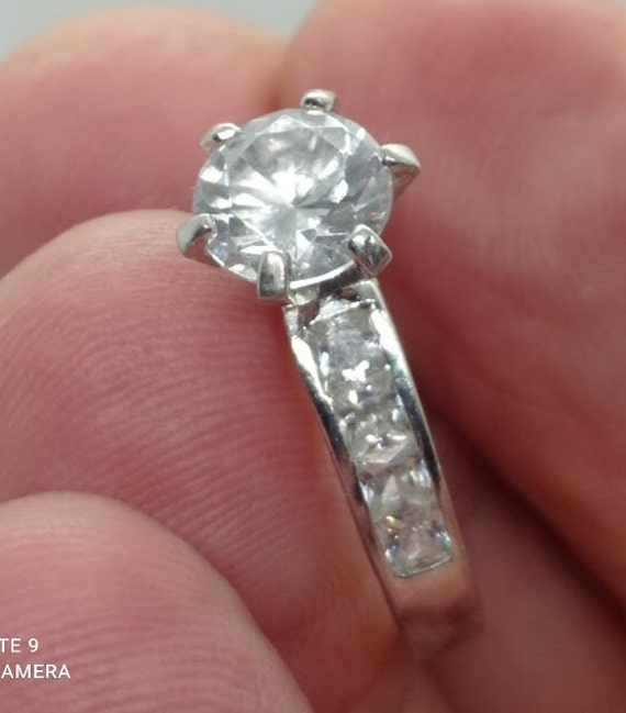 Bague ancienne art déco en argent avec pierres blanches - France