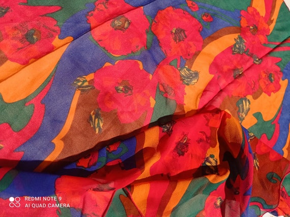 Pier Olivier Paris Vintage 80s Scarf in Light Silk, Scarf in  display picture 2