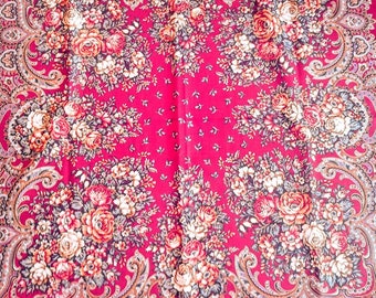 Authentic Russian Pavlov Possad scarf shawl bright red color floral decoration in wool 89x89 cm new used with label, women&#39;s costume
