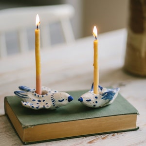 Konstnärligt skulpterade fågelljusstakar inklusive ljus i 100 % bivax