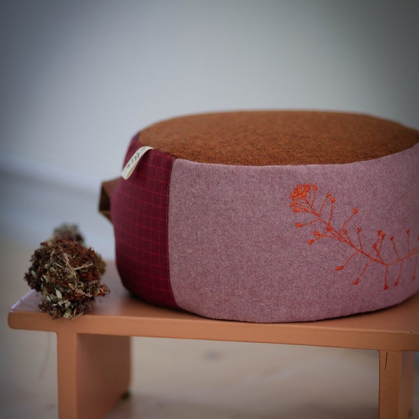 Yoga cushion made of wool felt with embroidery motif "Shepherd's purse" - meditation cushion or seat cushion,