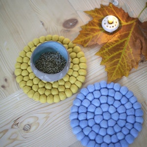 Coasters made of felt balls, round diameter 20 cm, various colors, handmade, pot coasters, felt coasters decorative wool felt, felt image 4