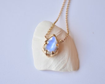 manifest moonstone necklace | june birthstone necklace | moonstone pendant necklace | gold moonstone pendant | silver moonstone necklace