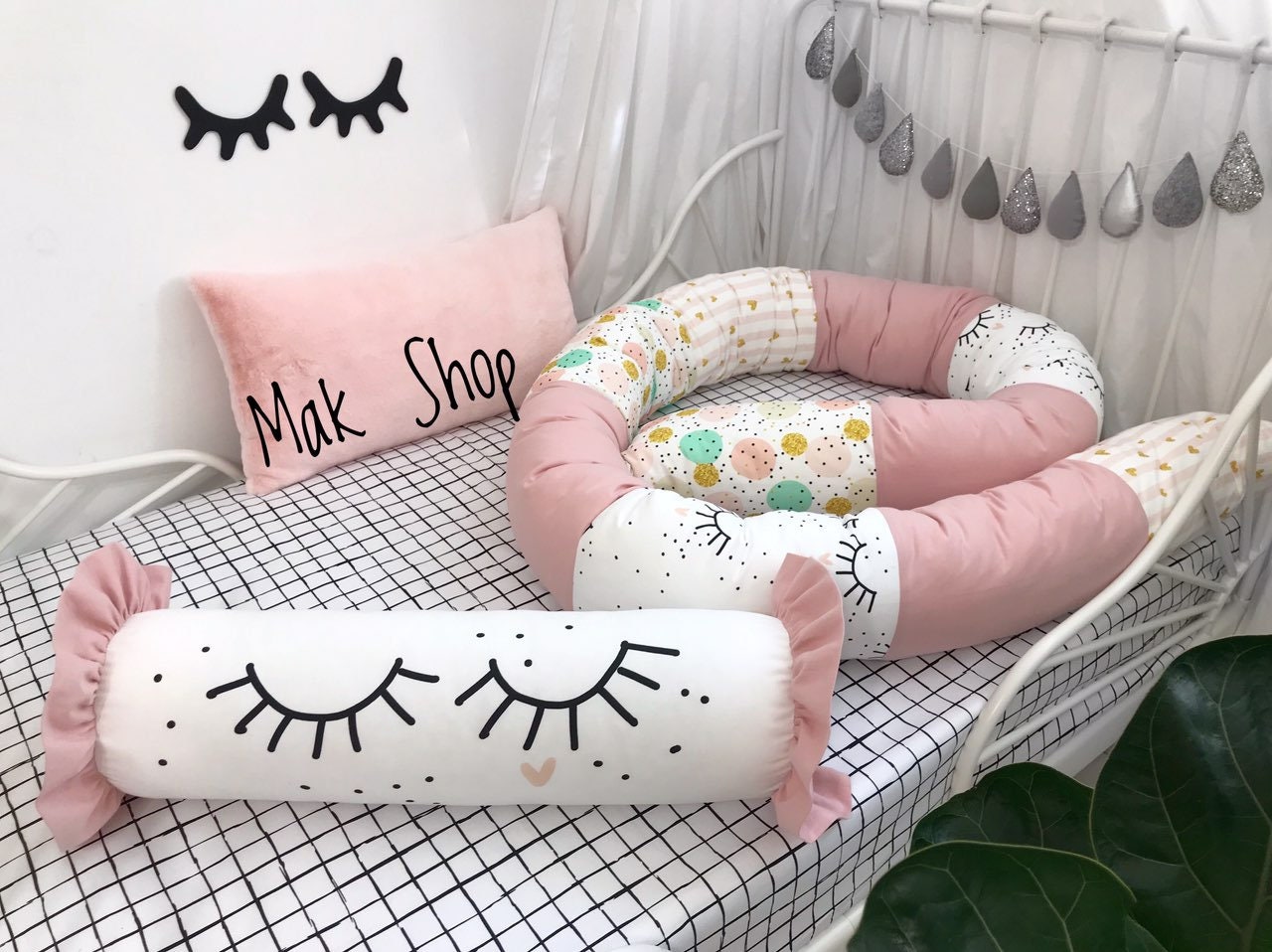 bolster pillow on bed