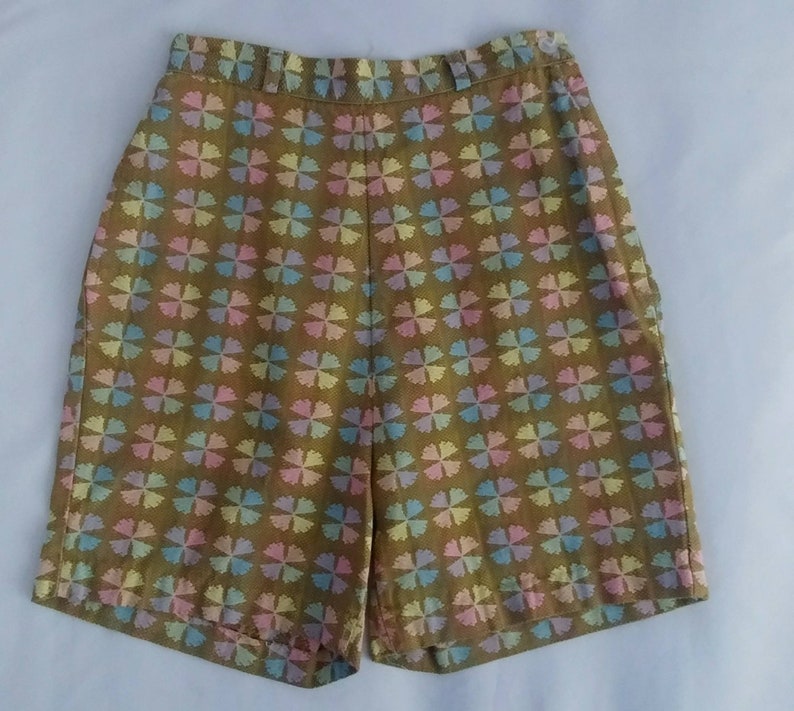 1950/'s High Waist Pinup Shorts XSS Pastel Pinwheel Novelty Print