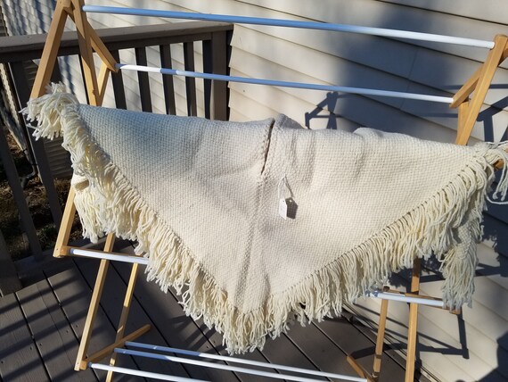 Ladies Ivory Natural Wool Poncho