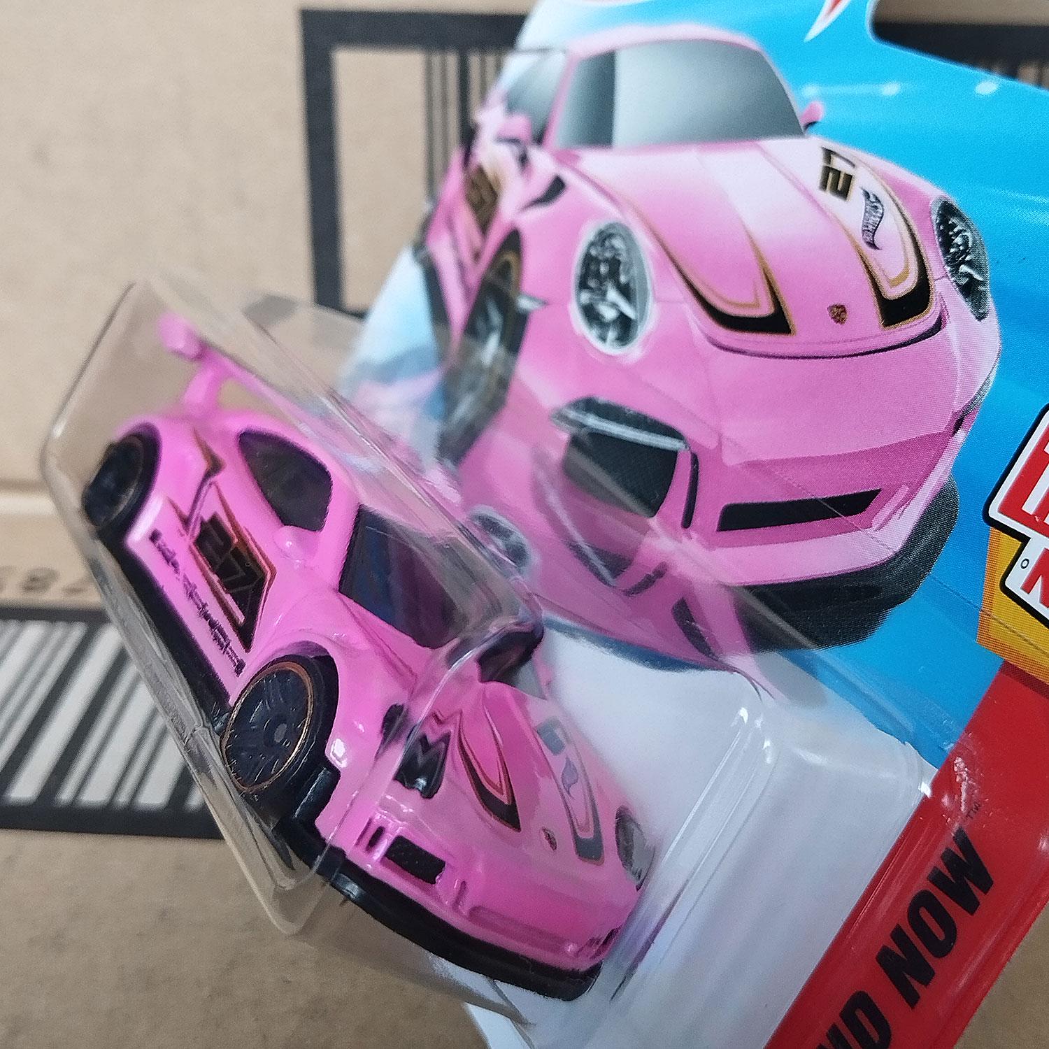 希少なホットウィール ポルシェ 911 GT3 ピンク ダイキャスト スケール