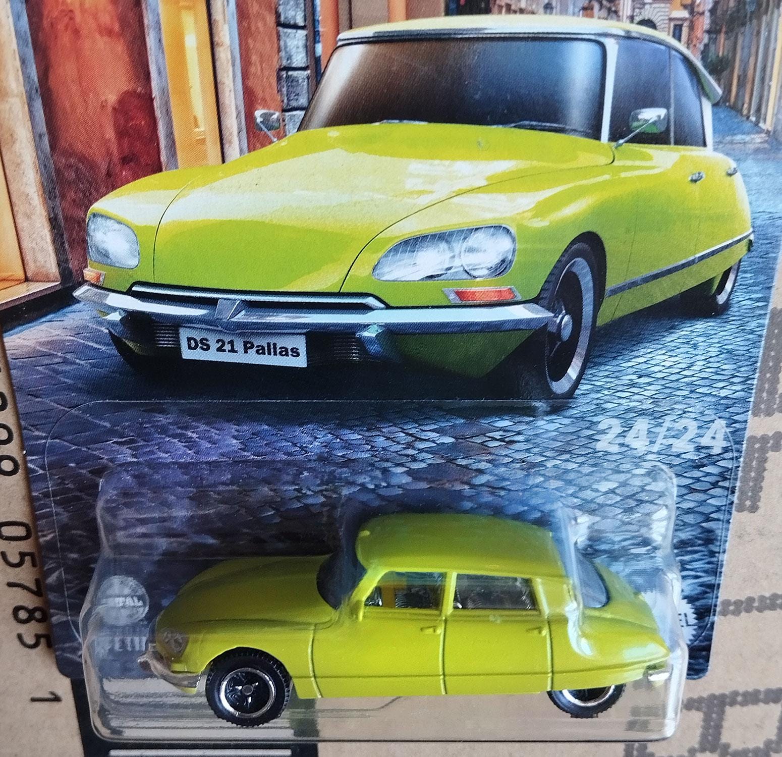 Set of 2 Matchbox 1970 Citroen 2CV & 1968 Citroen DS21 Pallas