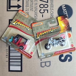 Matchbox Indiana Jones Tuk-Tuk & Ducati Scrambler Diecast Scale Models | Collectible Toy Retro Motor Bike | Movie Fan Gift | Coworker Gift