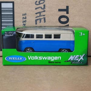 Welly VOLKSWAGEN T1 Diecast 1/60 Scale Model | Collectible VW Bus Camper Van | Gift for Car Collector, Boyfriend, Coworker
