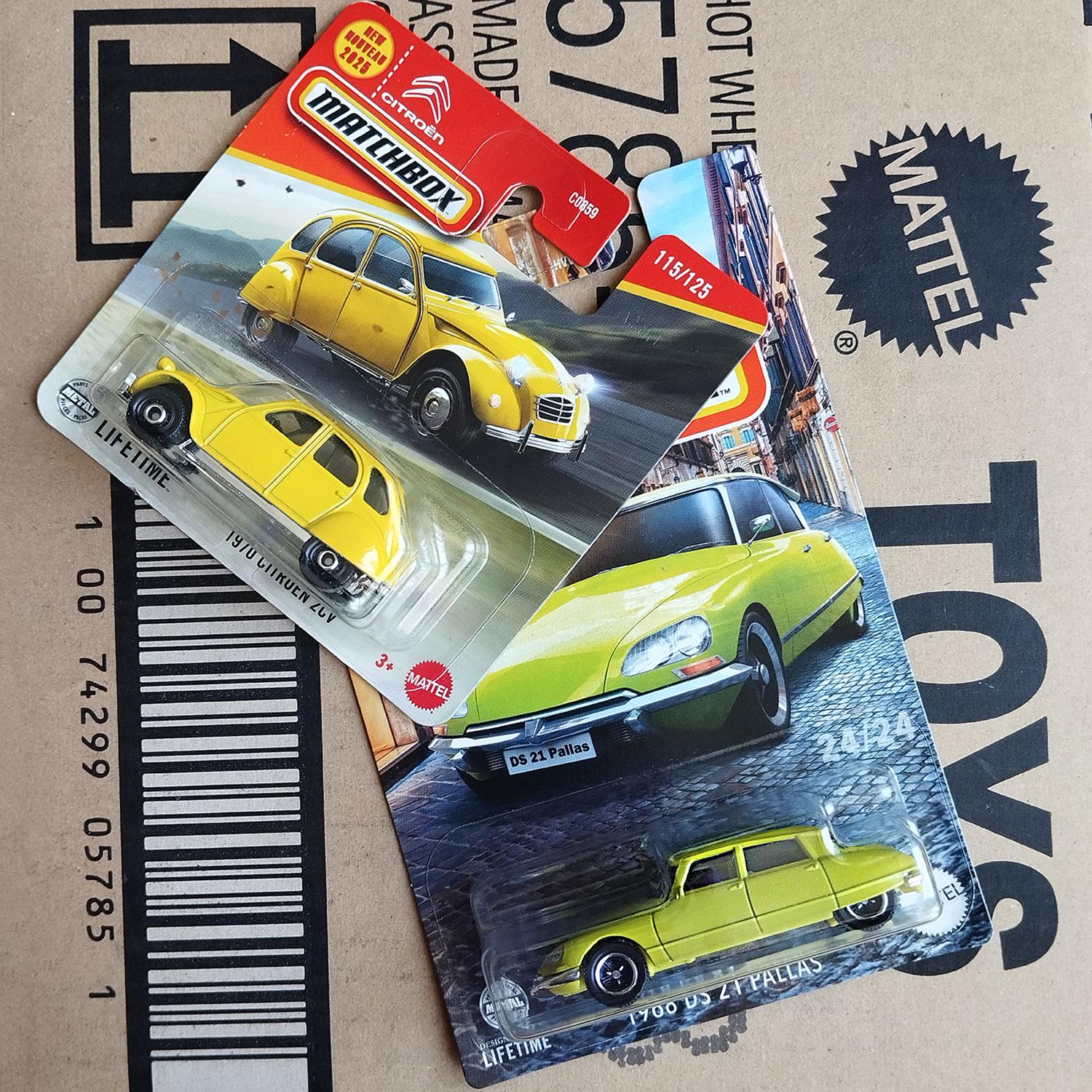 Set of 2 Matchbox 1970 Citroen 2CV & 1968 Citroen DS21 Pallas