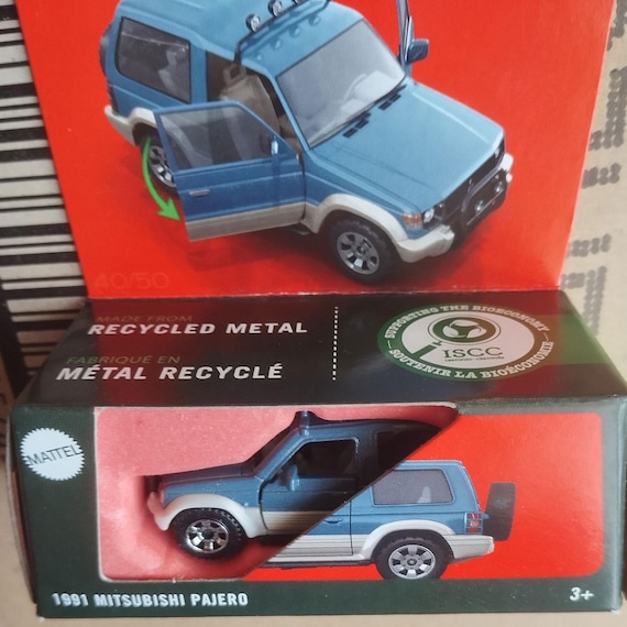Matchbox Car MITSUBISHI PAJERO Offroad Moving Parts Diecast Scale