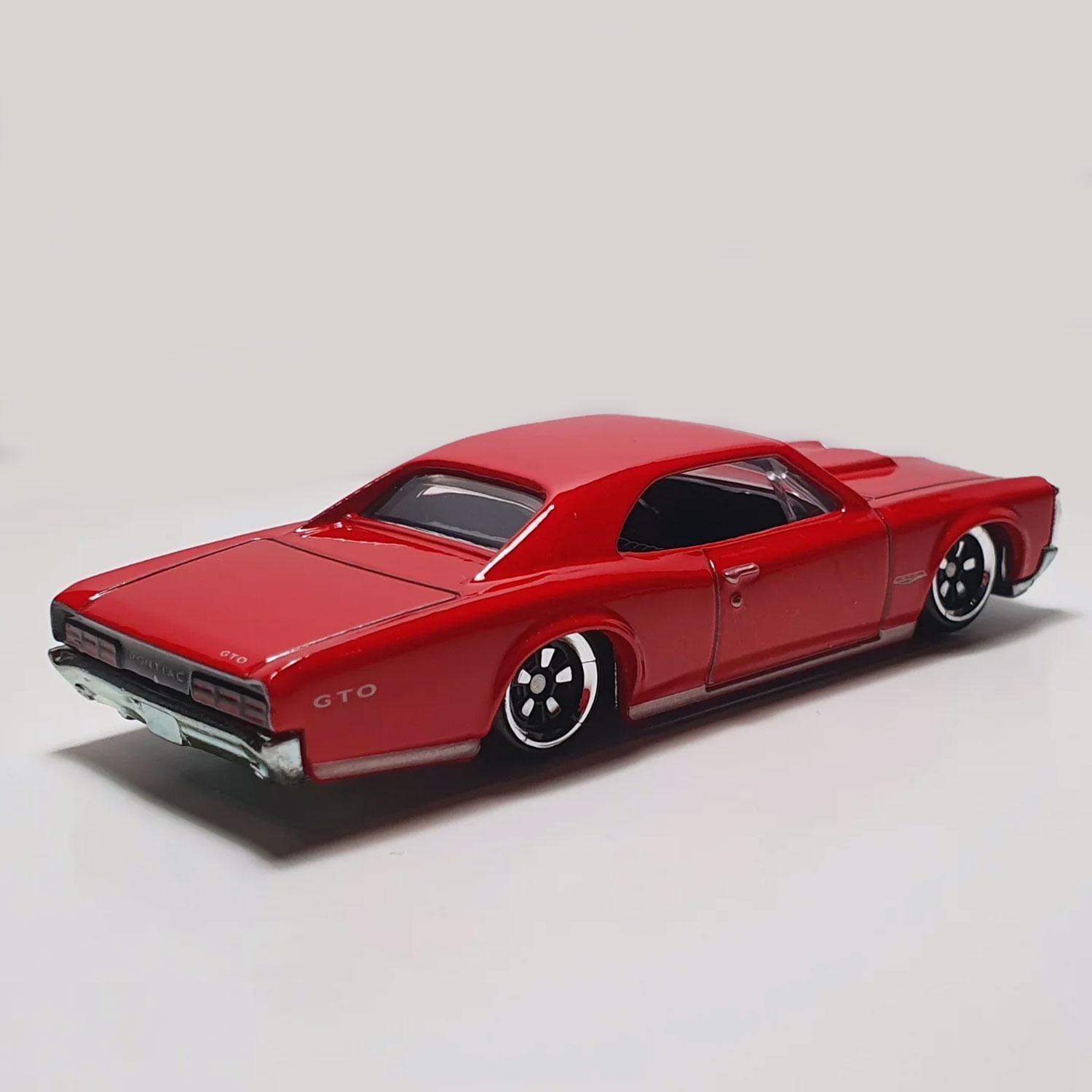 Hot Wheels 1966 Pontiac GTO CHASE Diecast Scale Model | Rare Find