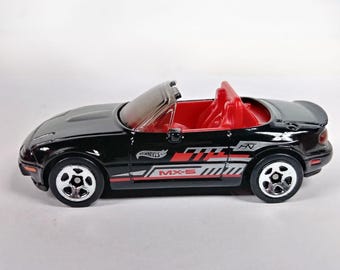 Hot Wheels '91 Mazda MX-5 Miata | JDM Roadster Diecast 1:64 Scale