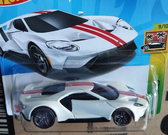 Gift Set of Hot Wheels Ford GT40 Race Car Diecast 1/64 Scale