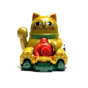 Rare Hot Wheels Feline Lucky Cat - Maneki-Neko with Koban Coin Diecast Scale Model | Japanese Beckoning Cat Good Luck Charm | Cat Lover Gift image 4