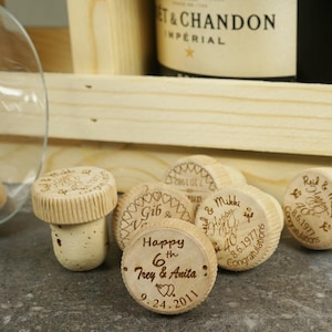 Bombola di vino Bomboniera, Bomboniera personalizzata in bottiglia di vino, Tappo di vino in sughero personalizzato, Tappi di vino incisi, Tappo di vino in sughero, Tappi di sughero