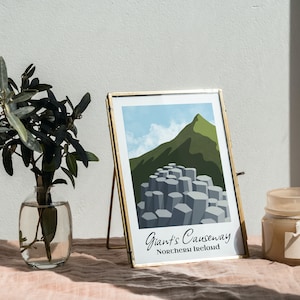 Damm des Riesen Travel Art Minimalistisches Digitaldruck-Poster | Nordirland UK Ästhetisches Wandkunstwerk Design Geschenkidee Andenken| 13x18 cm