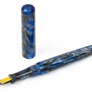 Winter is Coming Resin Bespoke Fountain Pen w/ German JoWo Nib - Writing