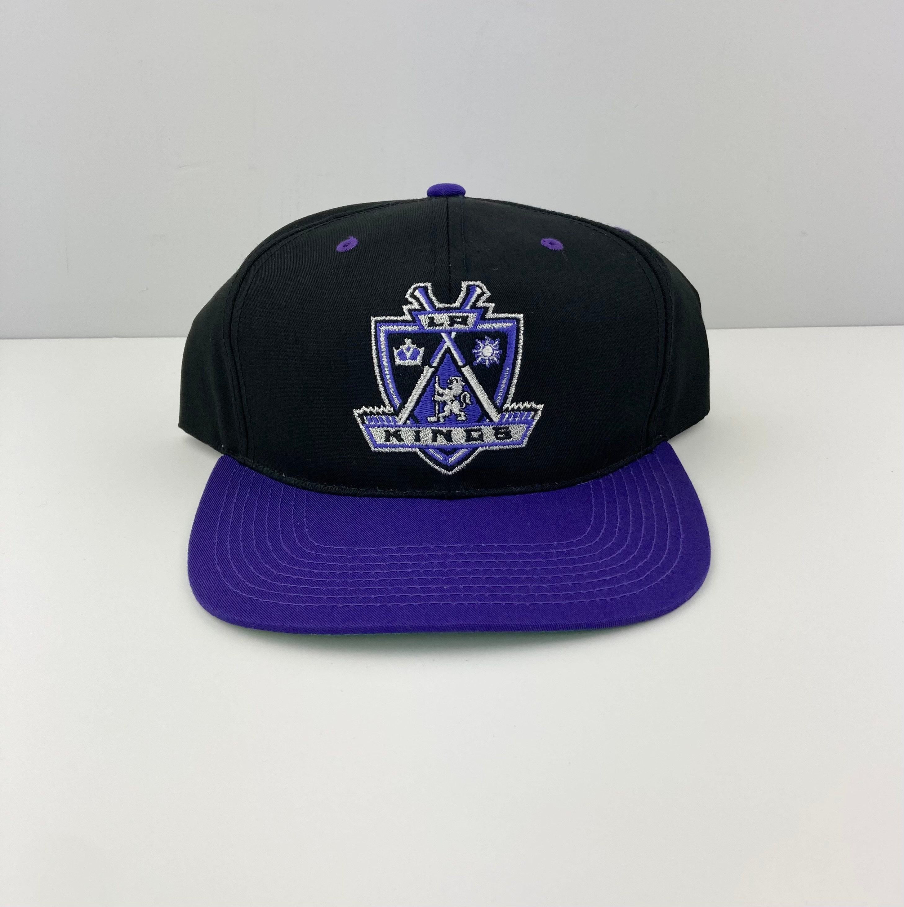 Vintage los angeles kings single line script by sports specialties, Men's  Fashion, Watches & Accessories, Caps & Hats on Carousell