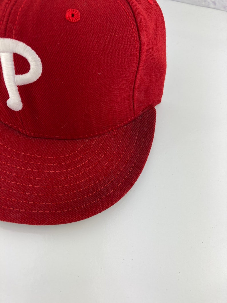 New Year SALE 15/% Off Vintage 1990\u2019s Philadelphia Phillies Fitted Hat By New Era 5950 Size 6 34.